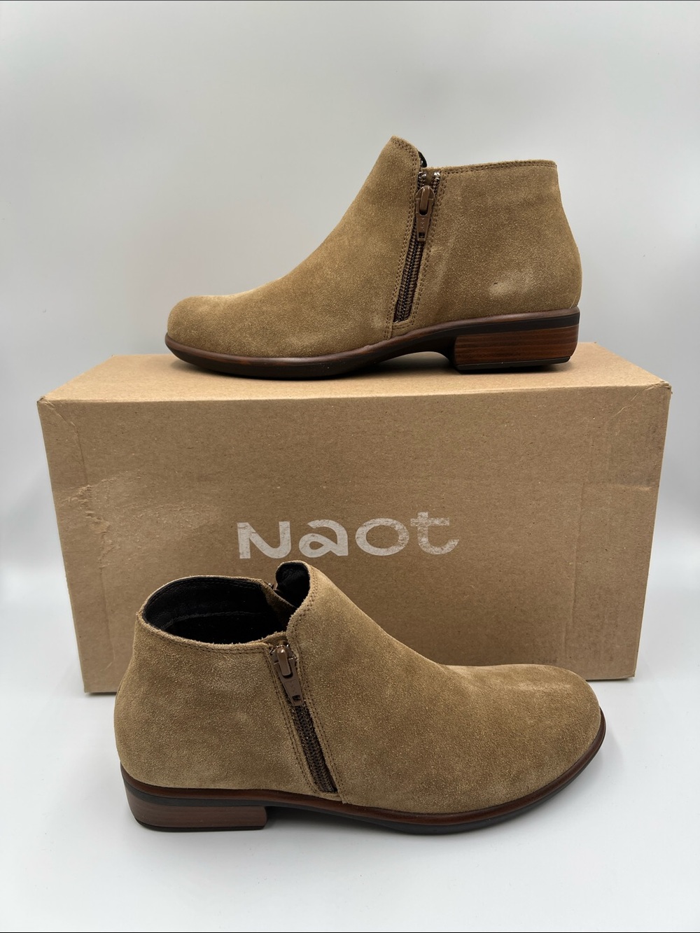 NAOT Helm ankle boot bootie shoe acorn tan suede leather comfort zipper new 37 6